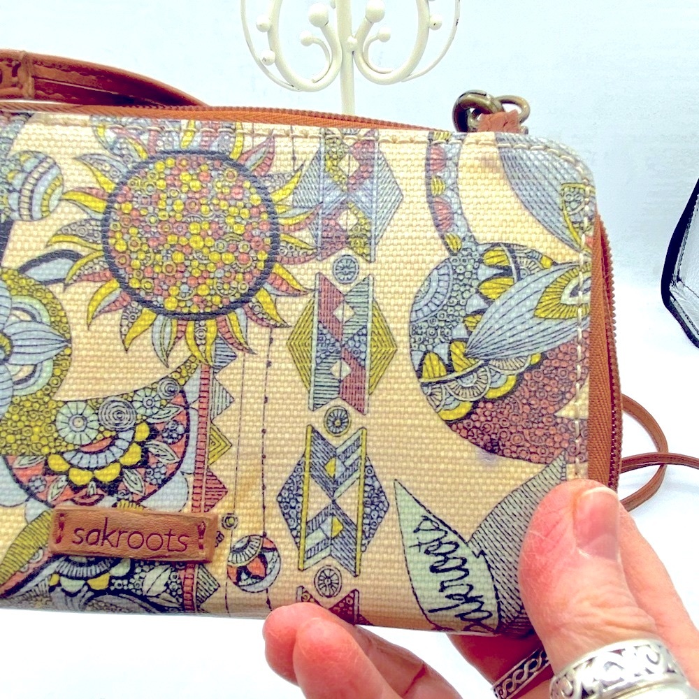 Sakroots Stylish Multicolor Patterned Crossbody/ … - image 3